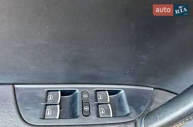 Внедорожник / Кроссовер Volkswagen Touareg 2011 в 