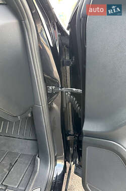 Внедорожник / Кроссовер Volkswagen Touareg 2011 в 