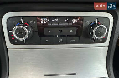 Внедорожник / Кроссовер Volkswagen Touareg 2011 в 