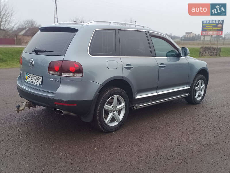 Внедорожник / Кроссовер Volkswagen Touareg 2007 в Ровно