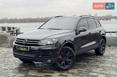 Позашляховик / Кросовер Volkswagen Touareg 2014 в Києві