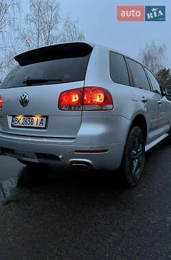 Внедорожник / Кроссовер Volkswagen Touareg 2006 в Ратным