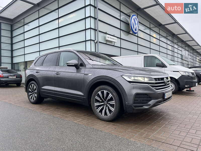 Внедорожник / Кроссовер Volkswagen Touareg 2021 в Киеве