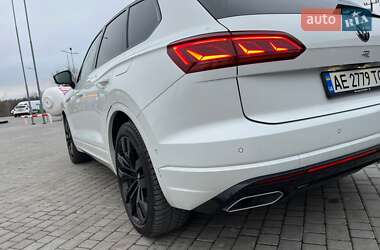 Позашляховик / Кросовер Volkswagen Touareg 2022 в Дніпрі