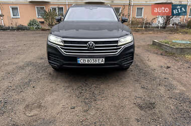 Позашляховик / Кросовер Volkswagen Touareg 2020 в Києві