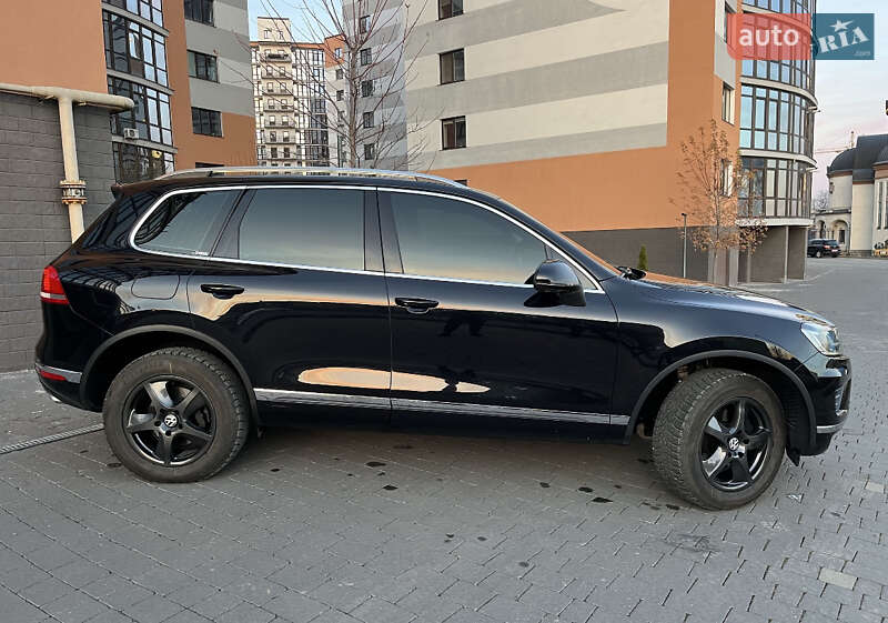 Внедорожник / Кроссовер Volkswagen Touareg 2015 в Ивано-Франковске