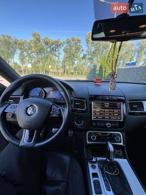 Внедорожник / Кроссовер Volkswagen Touareg 2010 в Самборе