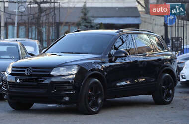 Позашляховик / Кросовер Volkswagen Touareg 2012 в Києві