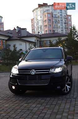 Внедорожник / Кроссовер Volkswagen Touareg 2014 в Киеве