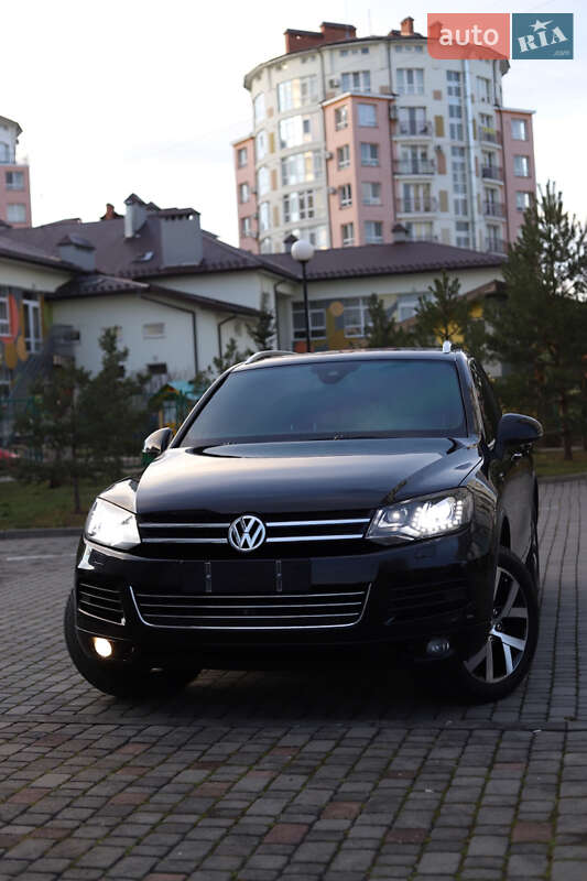 Позашляховик / Кросовер Volkswagen Touareg 2014 в Івано-Франківську