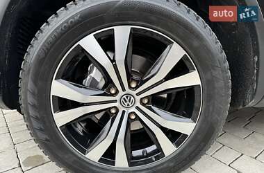 Внедорожник / Кроссовер Volkswagen Touareg 2014 в Ивано-Франковске