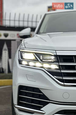 Внедорожник / Кроссовер Volkswagen Touareg 2019 в Киеве