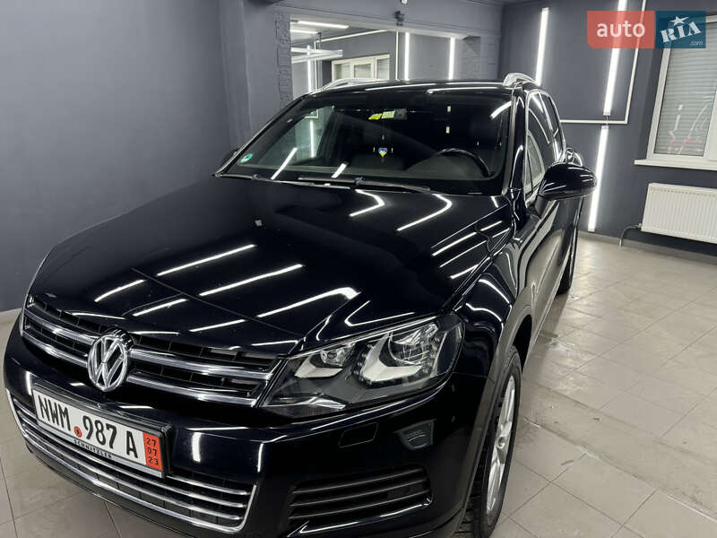 Позашляховик / Кросовер Volkswagen Touareg 2014 в Коломиї