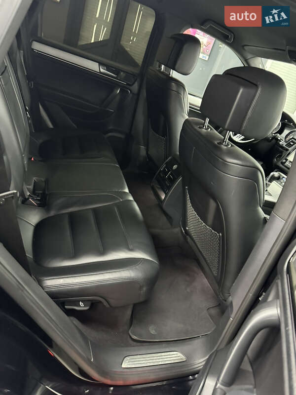 Позашляховик / Кросовер Volkswagen Touareg 2014 в Коломиї