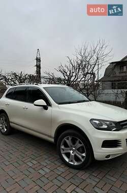 Позашляховик / Кросовер Volkswagen Touareg 2010 в Києві