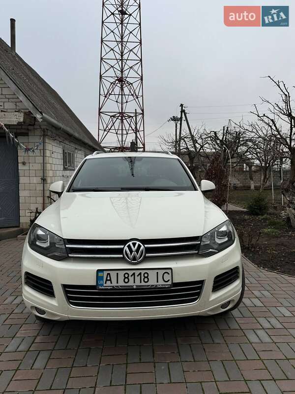 Позашляховик / Кросовер Volkswagen Touareg 2010 в Києві