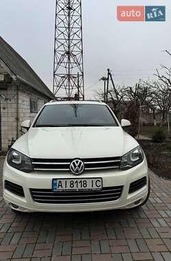 Позашляховик / Кросовер Volkswagen Touareg 2010 в Києві