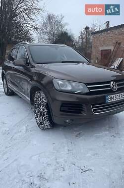 Внедорожник / Кроссовер Volkswagen Touareg 2014 в Ромнах