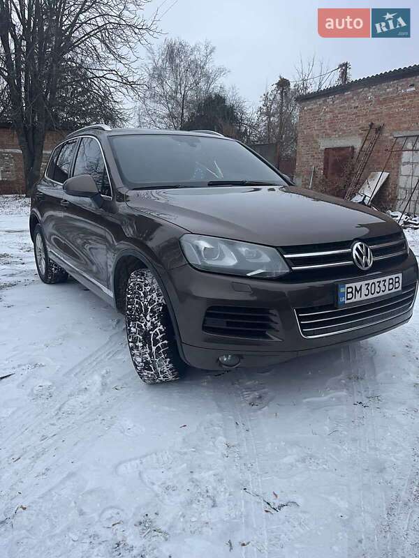 Позашляховик / Кросовер Volkswagen Touareg 2014 в Ромнах