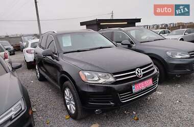 Позашляховик / Кросовер Volkswagen Touareg 2014 в Рівному