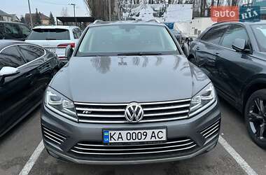 Позашляховик / Кросовер Volkswagen Touareg 2017 в Києві