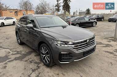 Внедорожник / Кроссовер Volkswagen Touareg 2022 в Тернополе