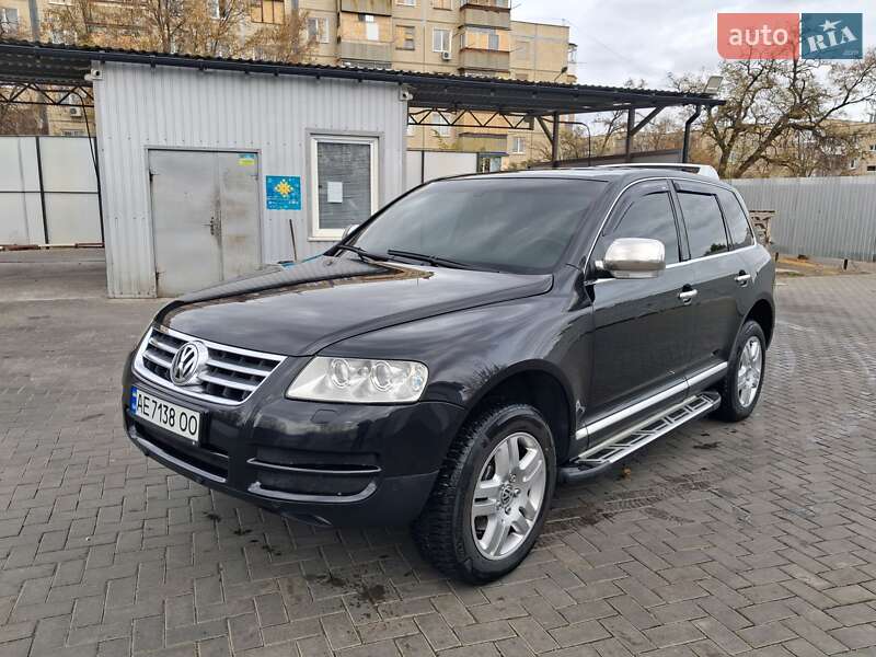 Внедорожник / Кроссовер Volkswagen Touareg 2003 в 