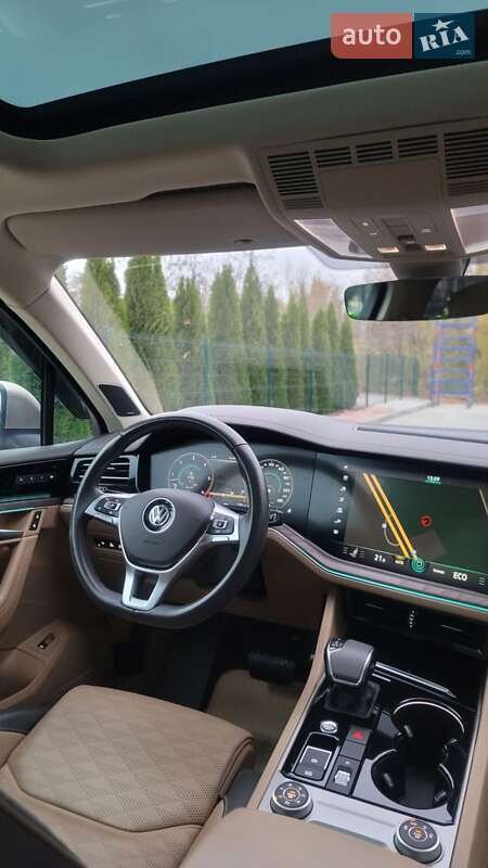 Внедорожник / Кроссовер Volkswagen Touareg 2018 в Кременчуге
