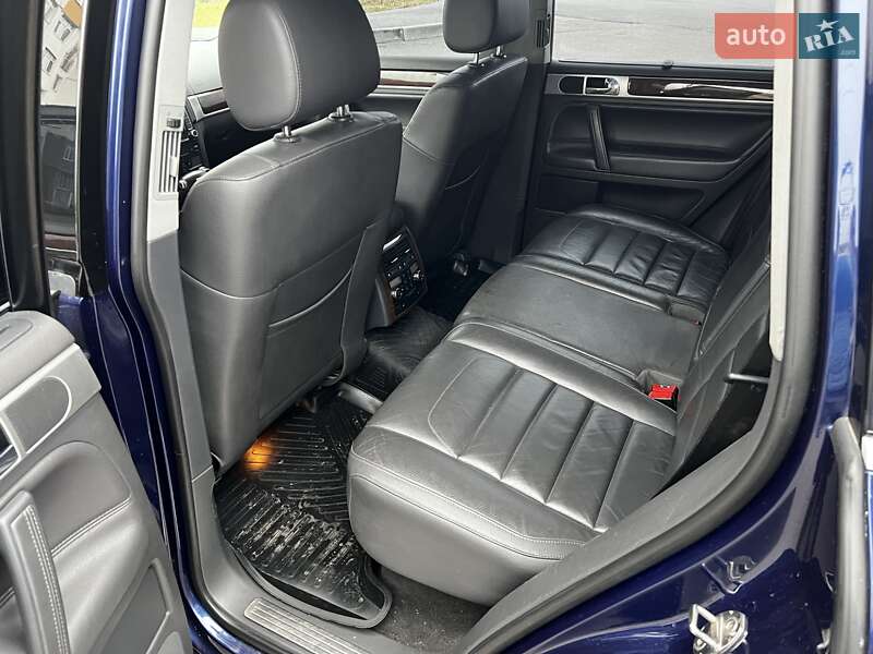 Внедорожник / Кроссовер Volkswagen Touareg 2007 в Харькове