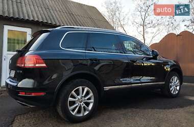 Позашляховик / Кросовер Volkswagen Touareg 2013 в 