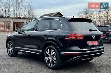 Внедорожник / Кроссовер Volkswagen Touareg 2017 в Гнивани