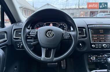 Внедорожник / Кроссовер Volkswagen Touareg 2017 в Гнивани