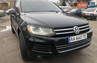 Позашляховик / Кросовер Volkswagen Touareg 2011 в Києві