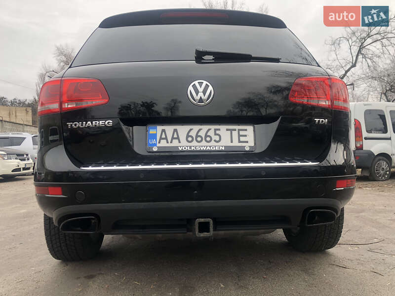 Позашляховик / Кросовер Volkswagen Touareg 2011 в Києві