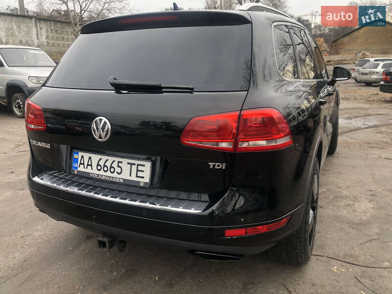 Позашляховик / Кросовер Volkswagen Touareg 2011 в Києві