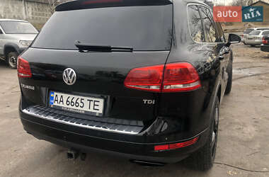 Позашляховик / Кросовер Volkswagen Touareg 2011 в Києві