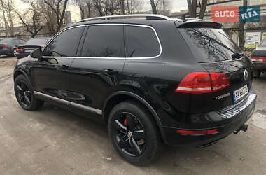 Позашляховик / Кросовер Volkswagen Touareg 2011 в Києві