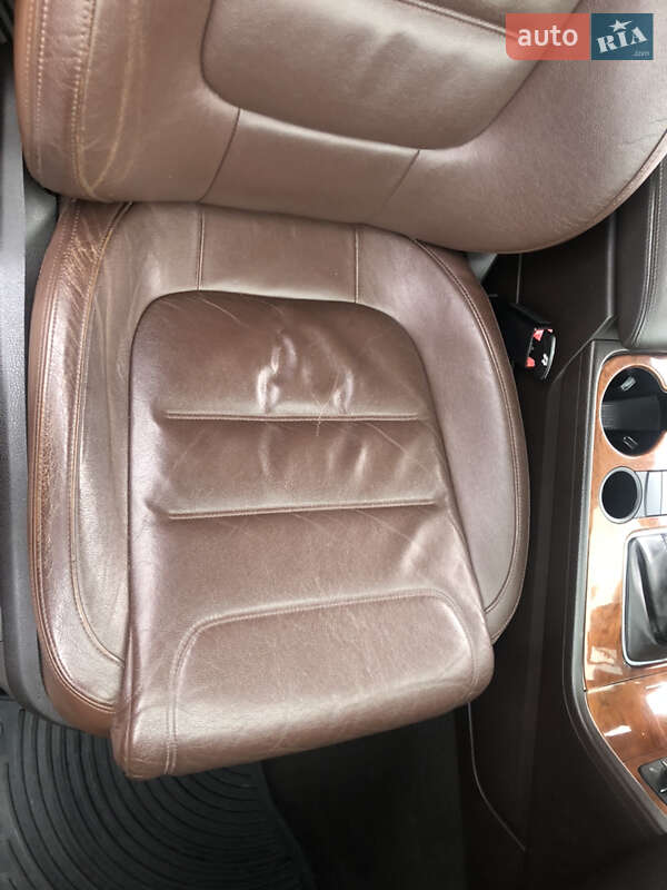 Позашляховик / Кросовер Volkswagen Touareg 2011 в Києві
