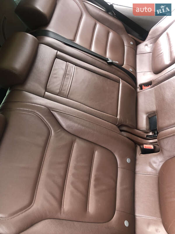 Позашляховик / Кросовер Volkswagen Touareg 2011 в Києві