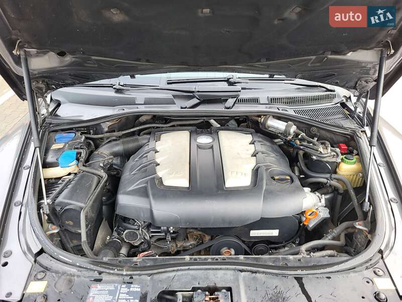 Внедорожник / Кроссовер Volkswagen Touareg 2009 в Тернополе