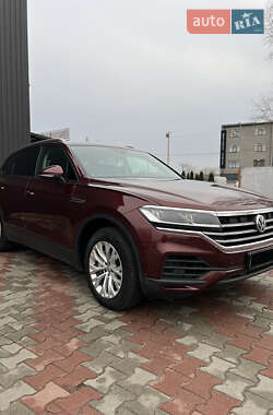 Внедорожник / Кроссовер Volkswagen Touareg 2019 в Киеве