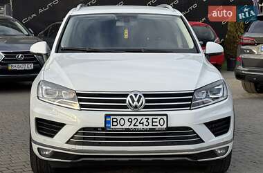 Позашляховик / Кросовер Volkswagen Touareg 2015 в Одесі