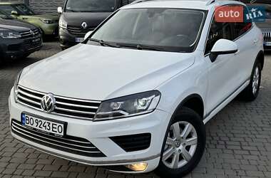 Позашляховик / Кросовер Volkswagen Touareg 2015 в Одесі