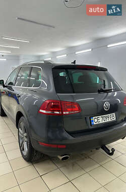 Внедорожник / Кроссовер Volkswagen Touareg 2014 в Черновцах