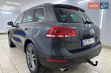 Внедорожник / Кроссовер Volkswagen Touareg 2014 в Черновцах