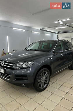 Внедорожник / Кроссовер Volkswagen Touareg 2014 в Черновцах