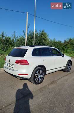 Внедорожник / Кроссовер Volkswagen Touareg 2013 в Коломые