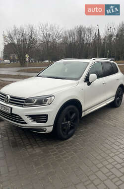 Позашляховик / Кросовер Volkswagen Touareg 2014 в Полтаві