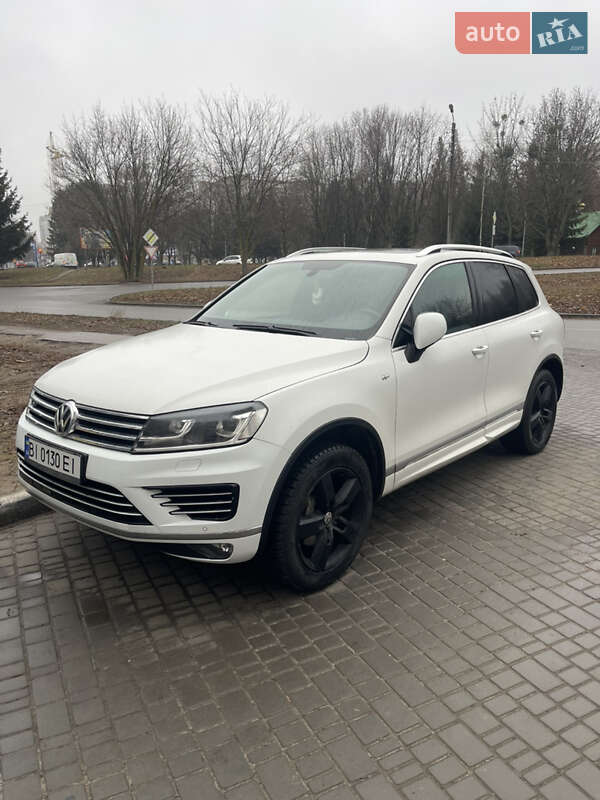 Позашляховик / Кросовер Volkswagen Touareg 2014 в Полтаві