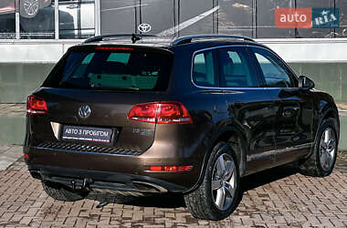 Внедорожник / Кроссовер Volkswagen Touareg 2010 в Черновцах